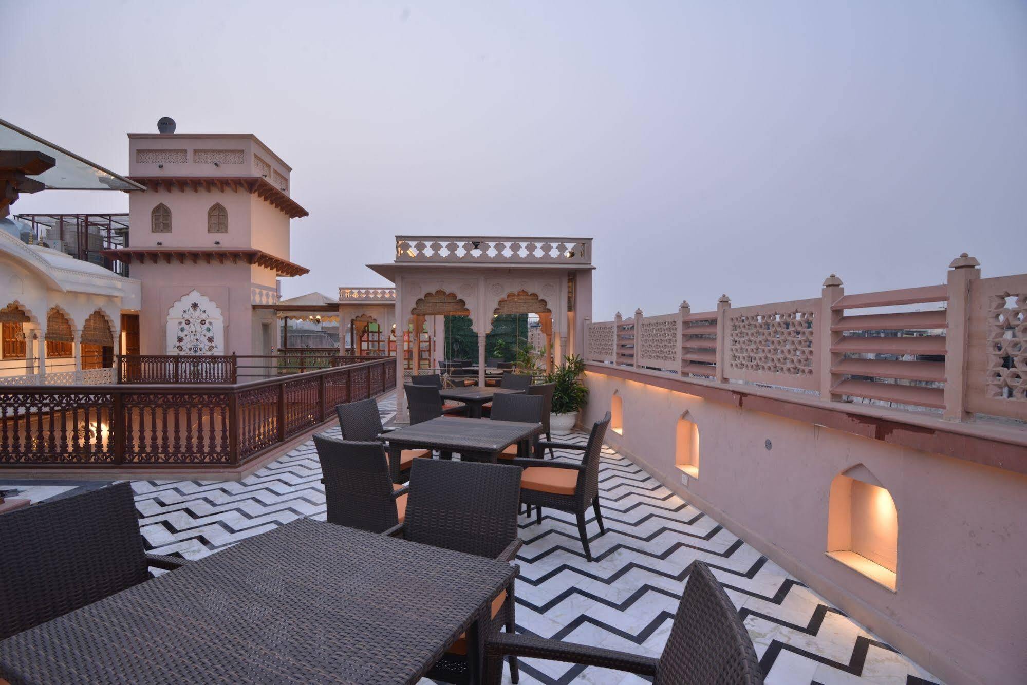 Haveli Dharampura - Unesco Awarded Boutique Heritage Hotel New Delhi Exterior photo